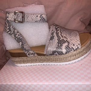 NWT! Platform Snakeskin Print Sandals